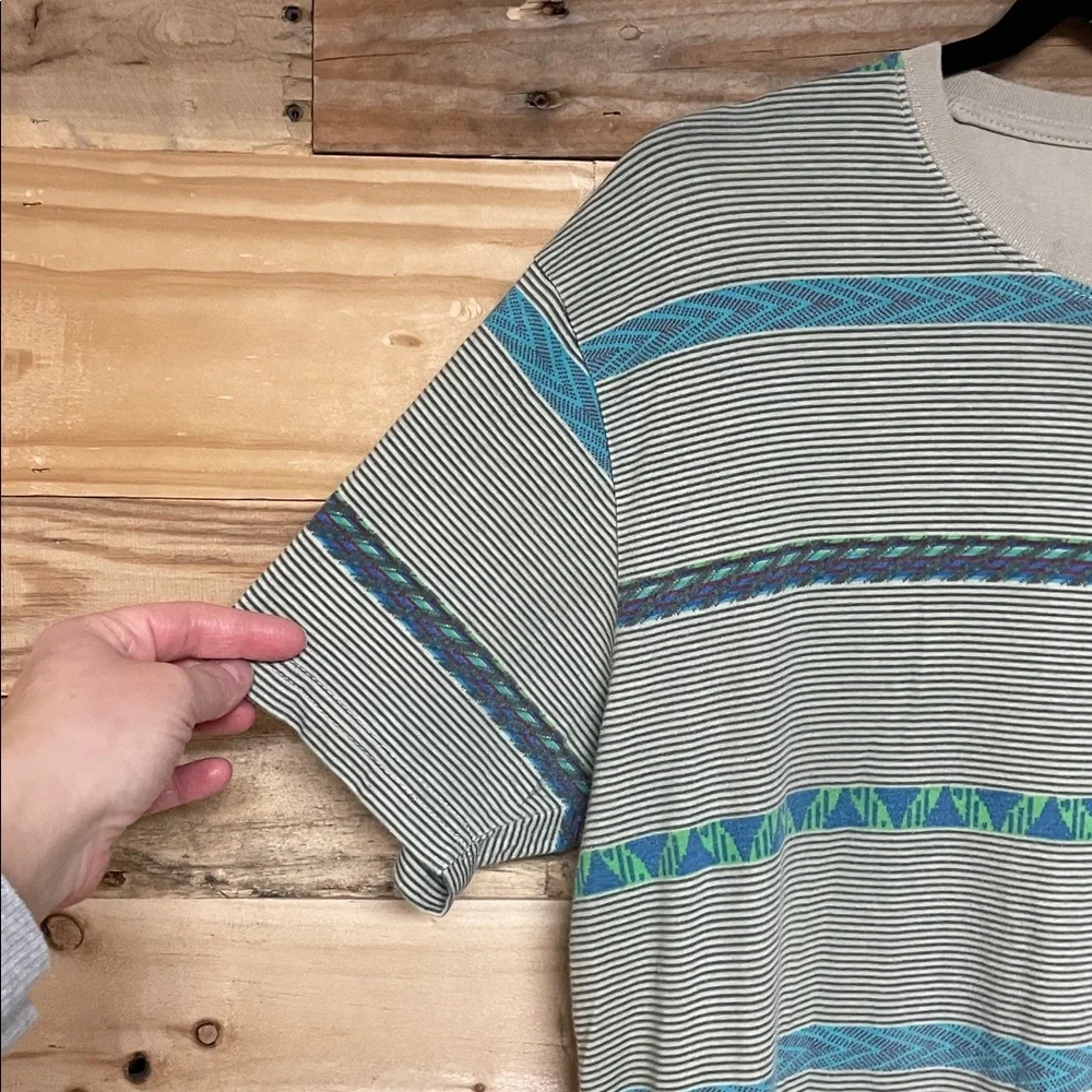 Galaxy By Harvic size Large Men's Tee with Gray and Blue Accents with Pocket